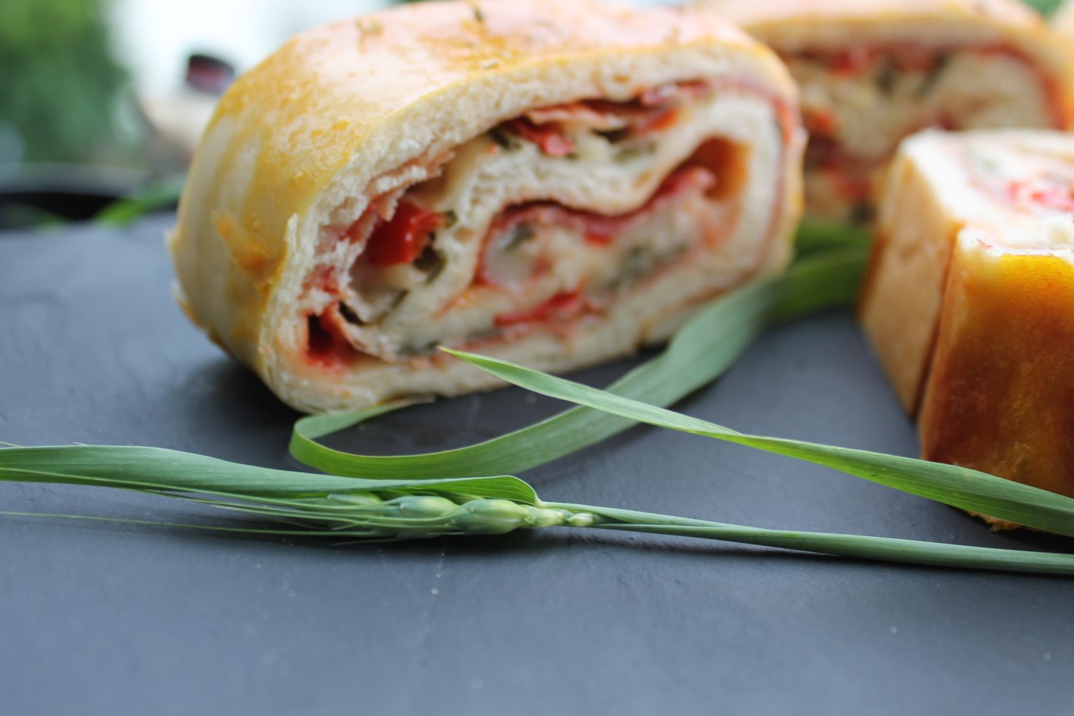 Pizza rulată - Pana Cristina Iuliana- Retete